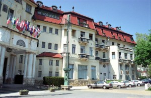 wellbeing-escapes-thermia-palace-solo