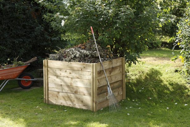 The easy way to turn garden waste into compost.